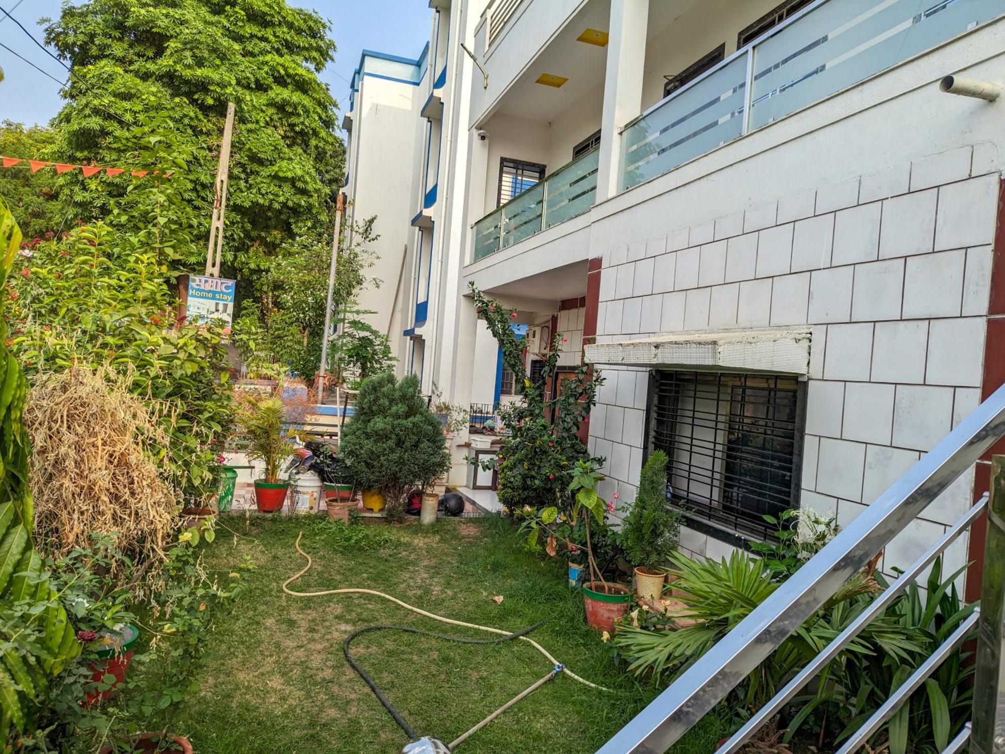 Samrat Homestay Garudeshwar Exterior foto